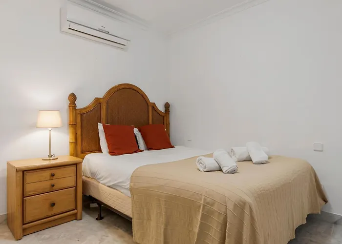 Duplex In Puerto Banus By Costarentals - Ref M40 * Marbella