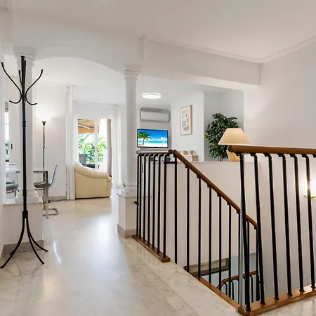 Duplex In Puerto Banus By Costarentals - Ref M40