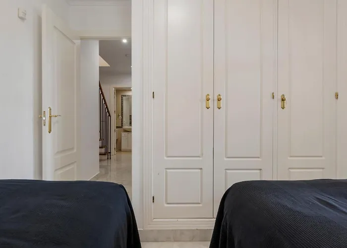 Duplex In Puerto Banus By Costarentals - Ref M40 *